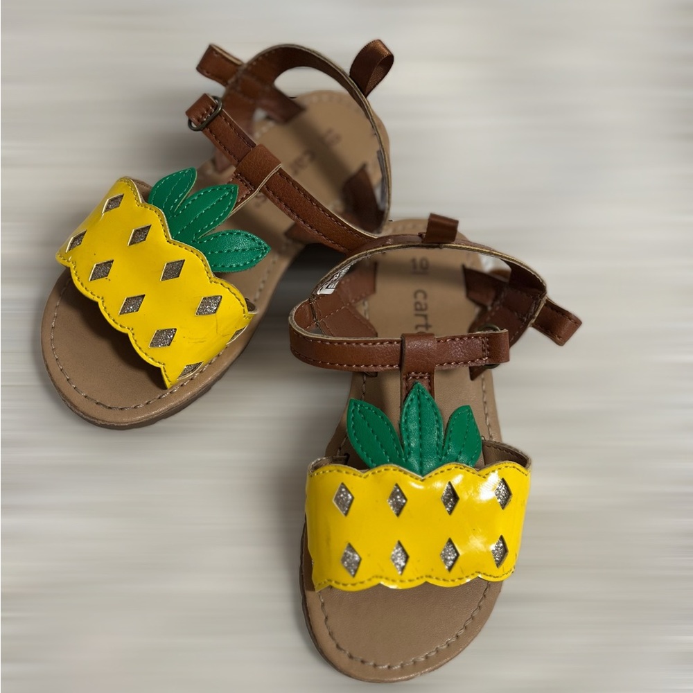Carter’s toddler girl  casual sandal size 10, pineapple design